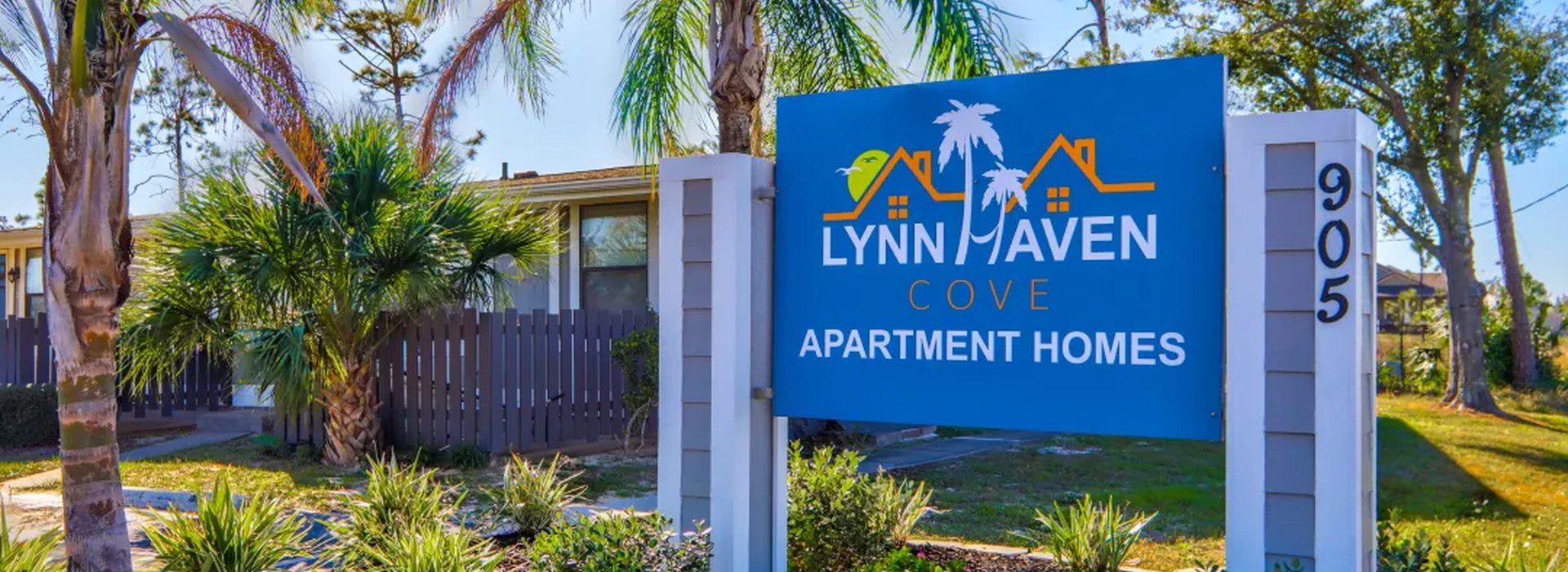 entrance sign in Lynn Haven, Florida on the Lynn Haven Cove property